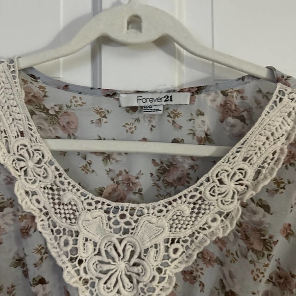 Forever 21 blouse - Picture 2 of 3